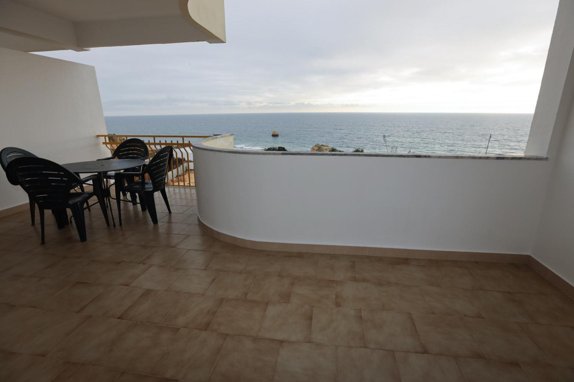 Rocha Praia Mar Beach Front Line Bay Portimao Exterior photo