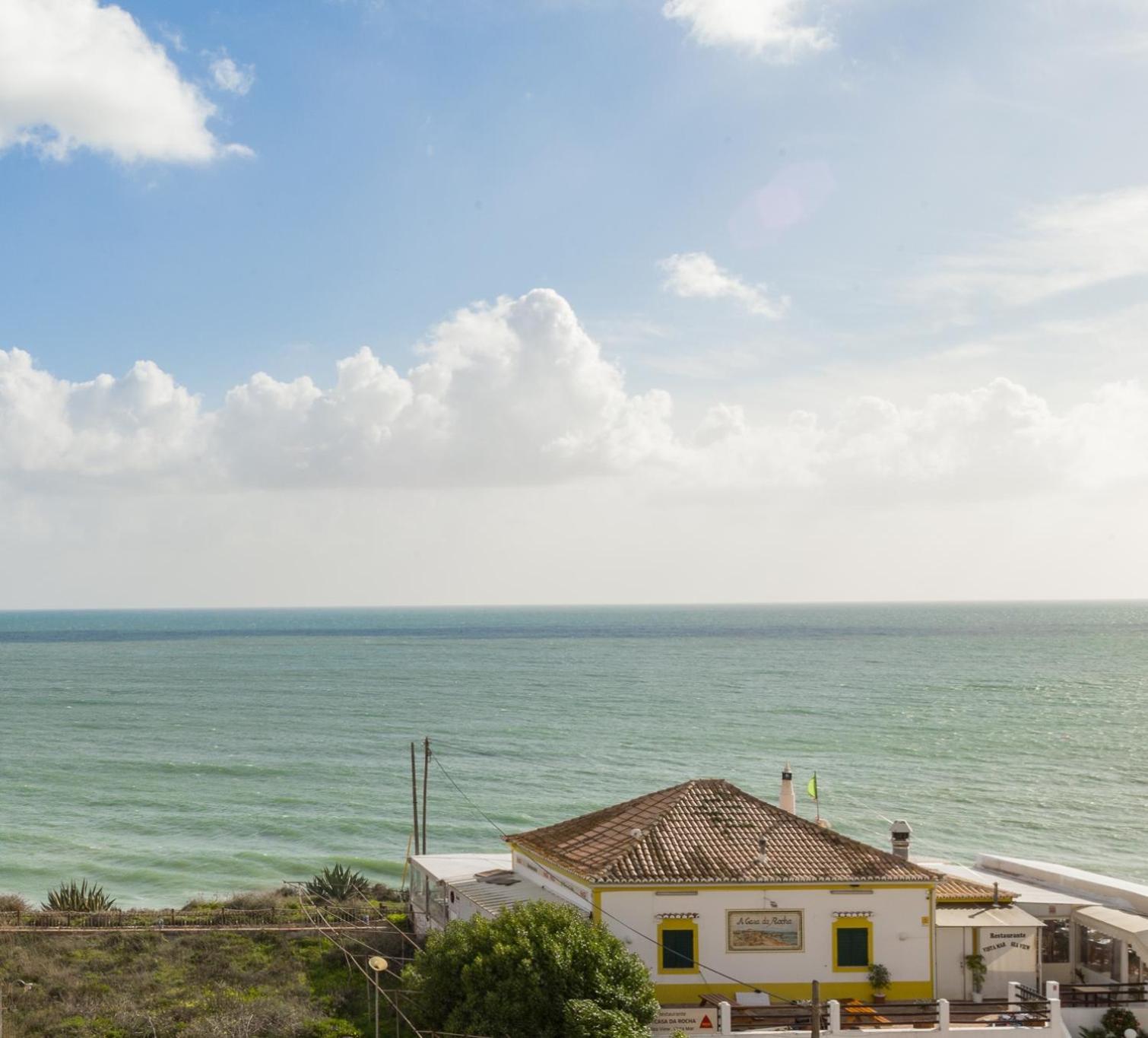 Rocha Praia Mar Beach Front Line Bay Portimao Exterior photo